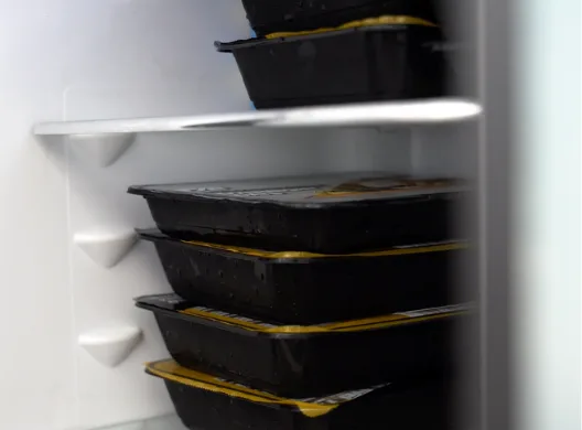 Stap 2 — Wij koken en leveren het bevroren bij jou thuis op de gewenste dag.
